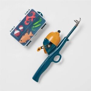 EMBARK NWT kids right handed spincasting conventional fishing rod & reel combo